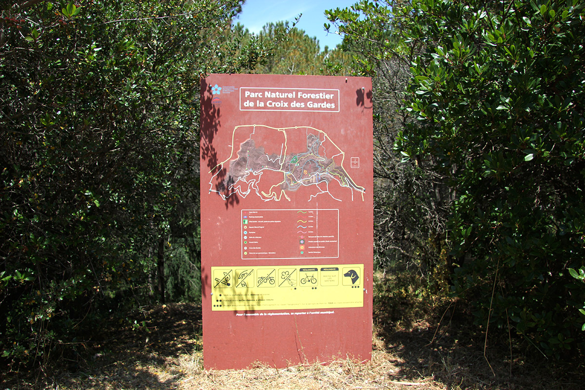 Croix des gardes - Plan parc naturel forestier - Bleu Regard