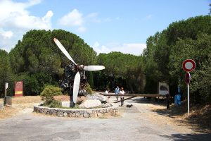 Croix des gardes - Satue avion - Memoire combattants interallies - Bleu Regard