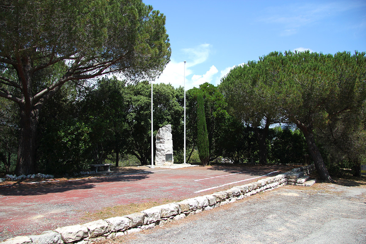 Croix des gardes - Stele memoire equipage Liberator - Bleu Regard